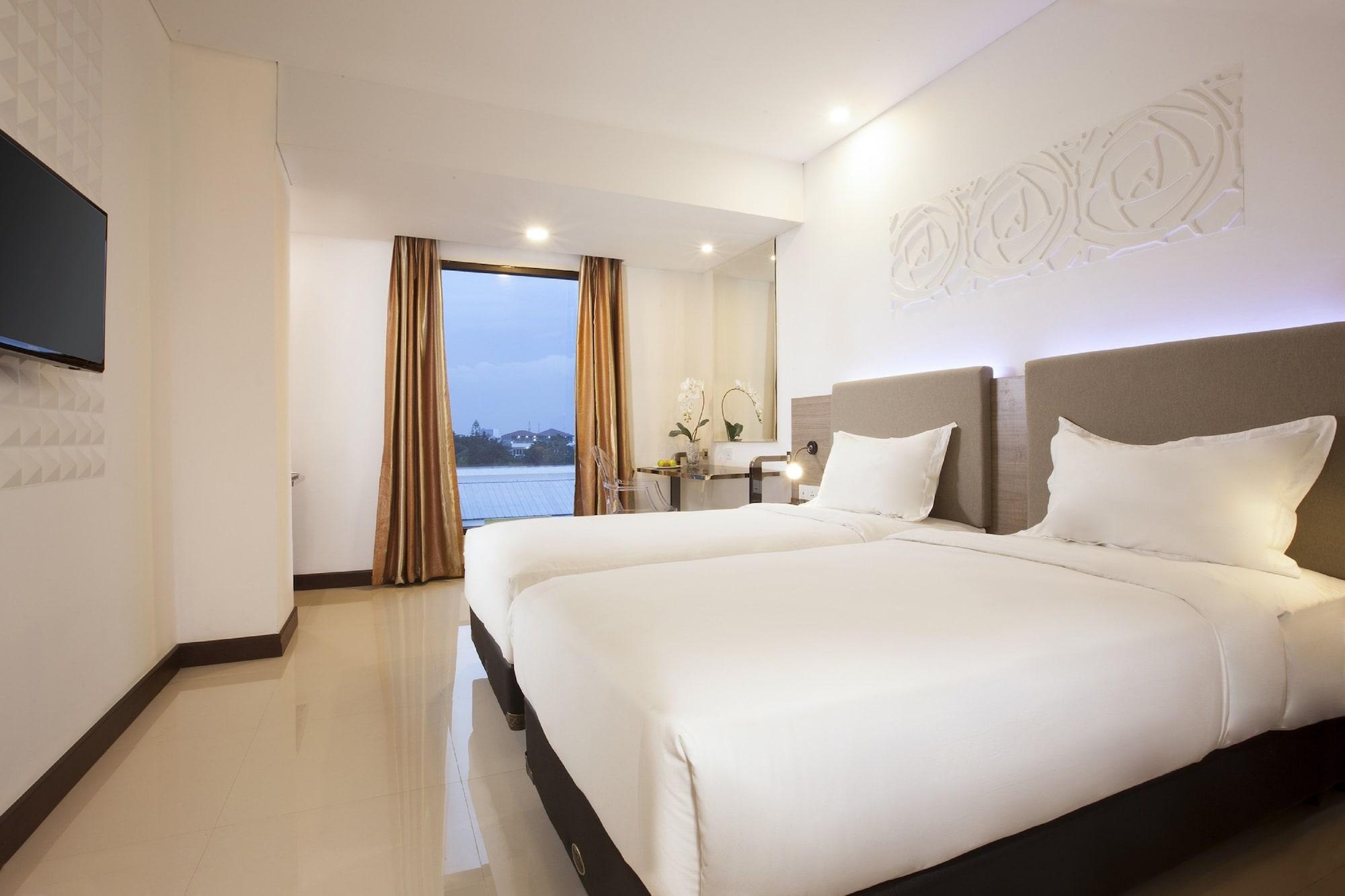 Verse Hotel Cirebon Exterior photo