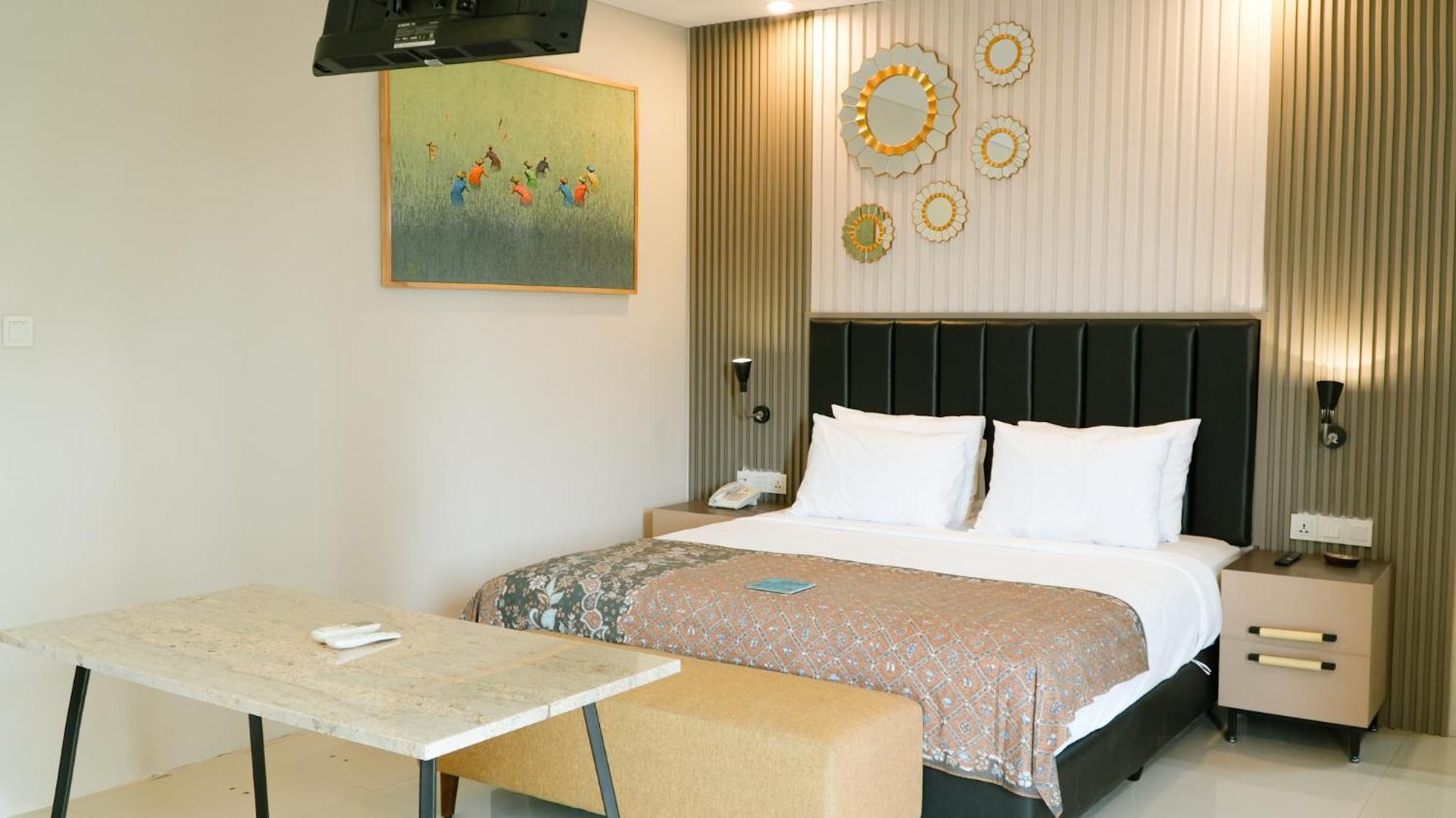 Verse Hotel Cirebon Exterior photo