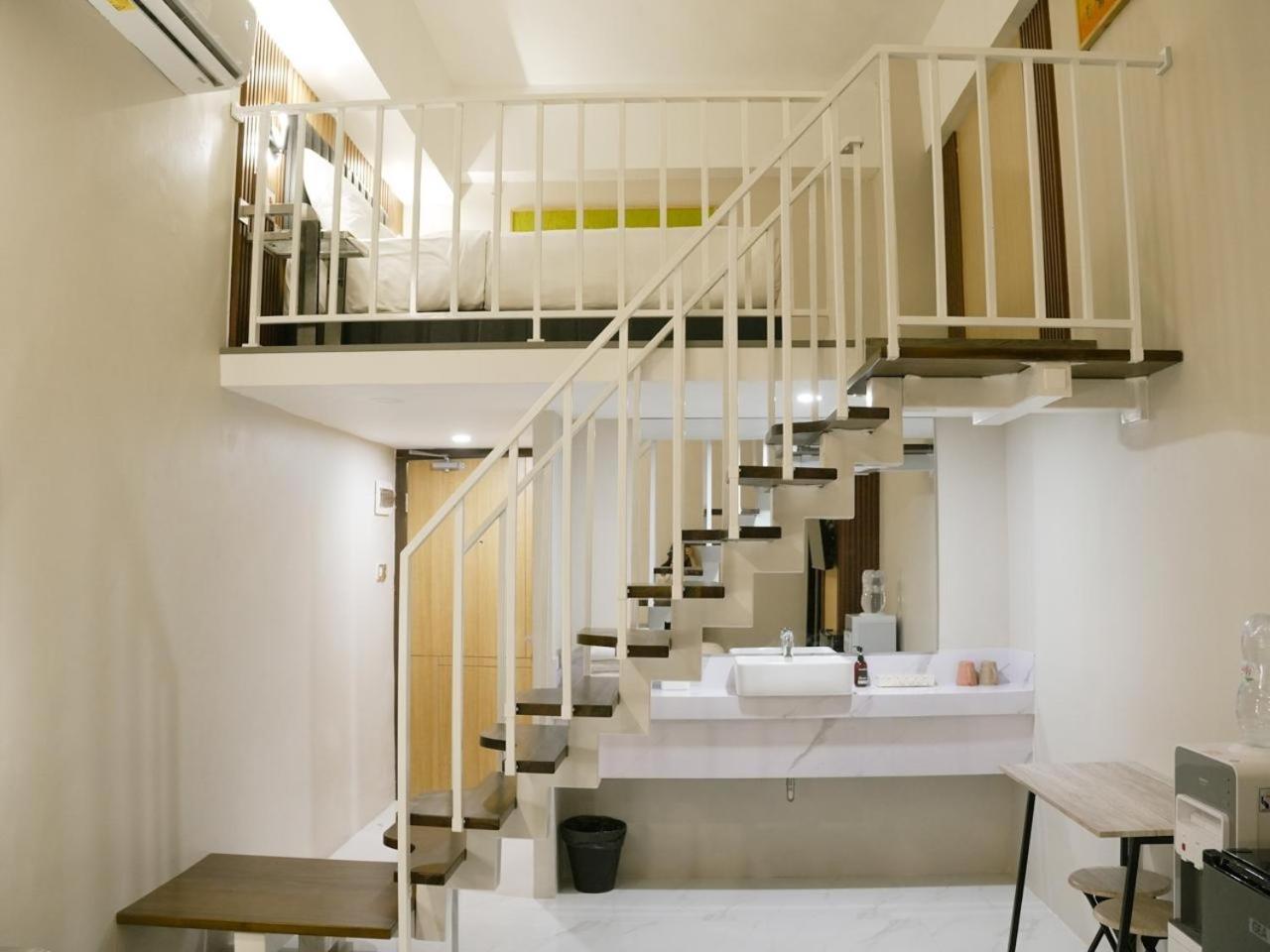Verse Hotel Cirebon Exterior photo